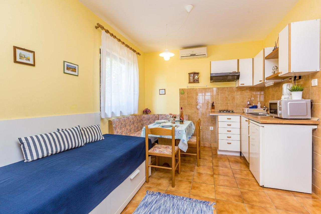 Apartments With A Parking Space Njivice, Krk - 5325 Extérieur photo